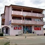 דירה Sindi
