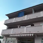 דירה Sindi לופאר