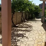 Sindi לופאר