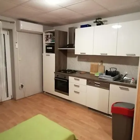 Sindi Apartment *