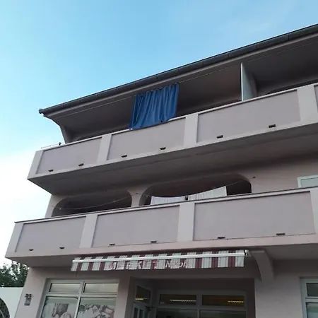 Apartment Sindi Lopar