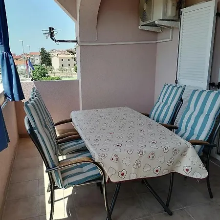 Sindi Apartment *