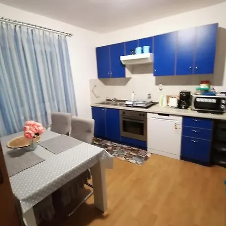 Apartment Sindi *