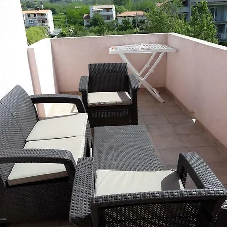 Apartment Sindi *